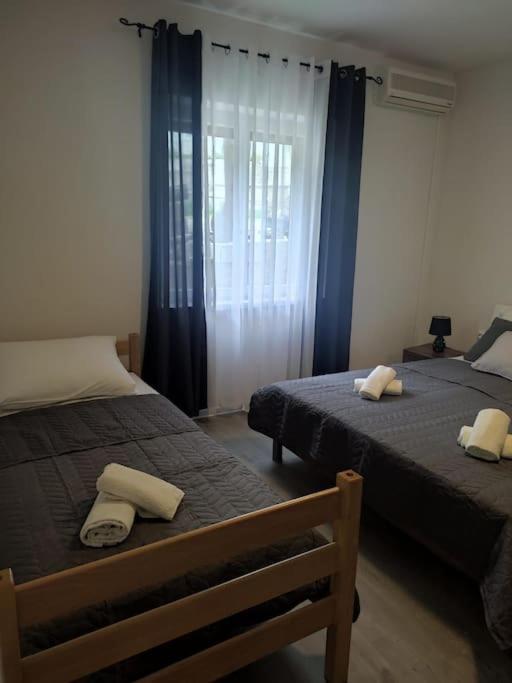 Apartment Dora-100M From The Central Beach Makarska Buitenkant foto