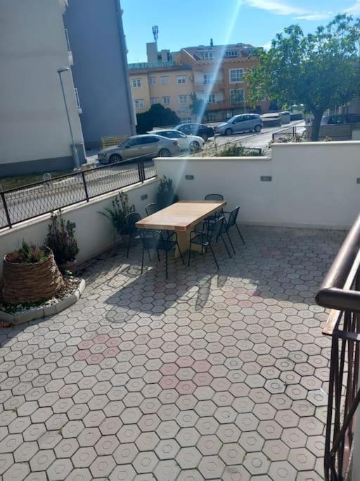 Apartment Dora-100M From The Central Beach Makarska Buitenkant foto