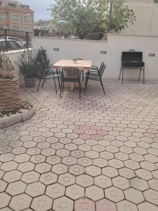 Apartment Dora-100M From The Central Beach Makarska Buitenkant foto