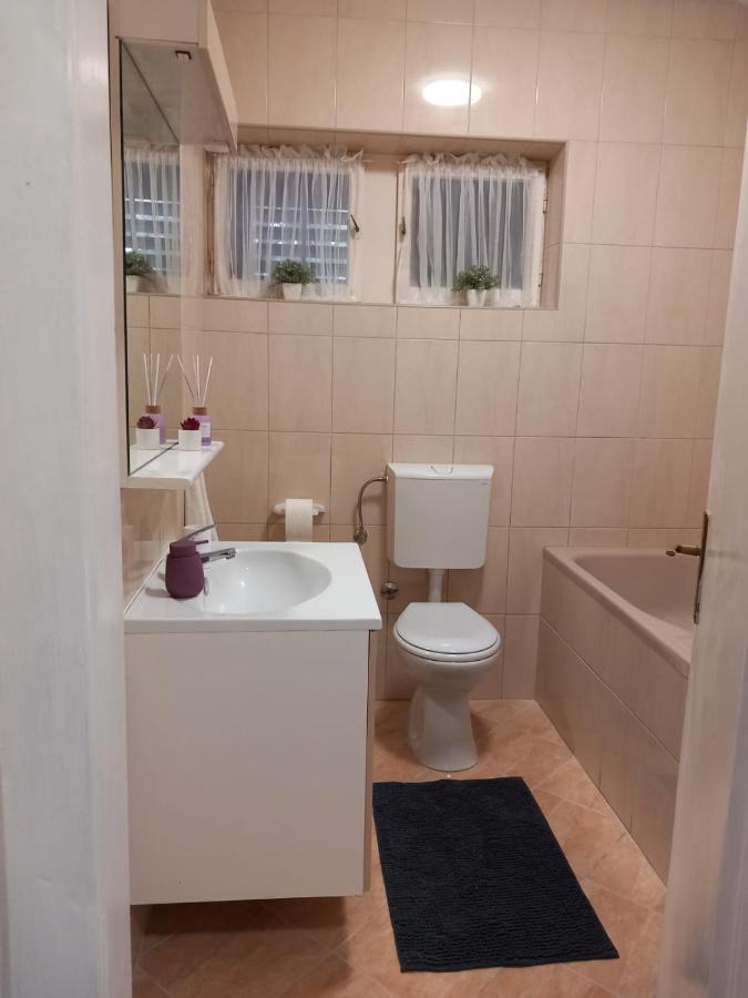 Apartment Dora-100M From The Central Beach Makarska Buitenkant foto