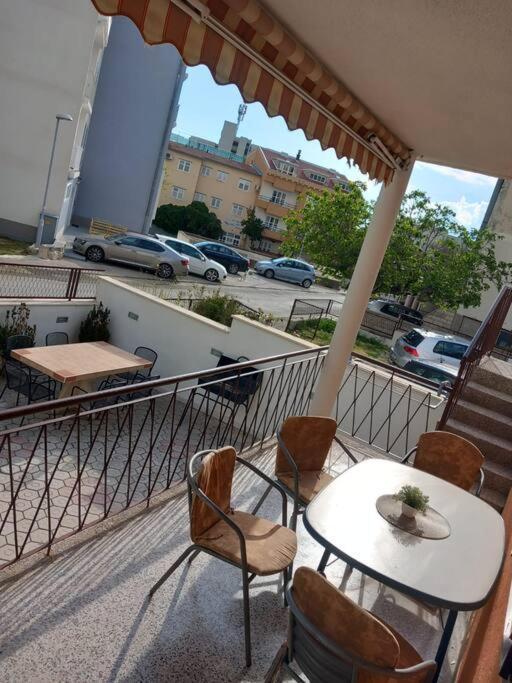Apartment Dora-100M From The Central Beach Makarska Buitenkant foto